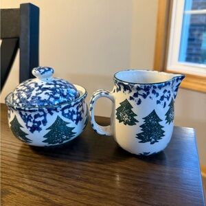 Folkcraft by Tienshan Stoneware Cabin in the Snow Creamer and Sugar Set